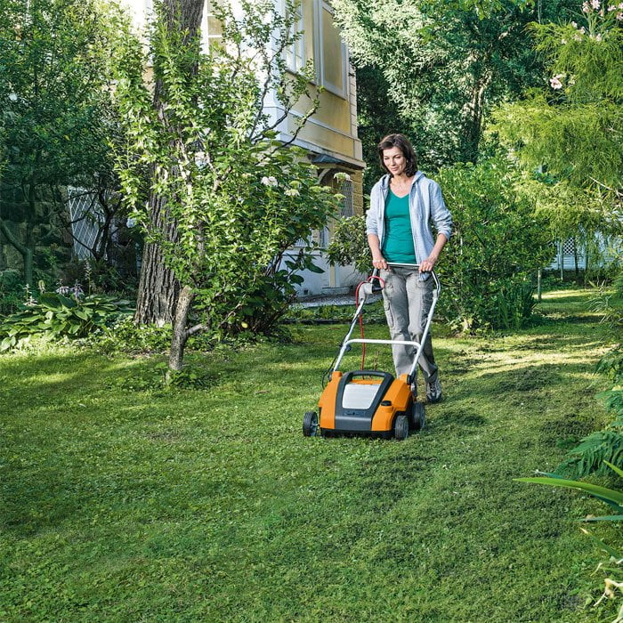 Vertikutieren und Rasenlüften - Lohnt es sich wirklich?