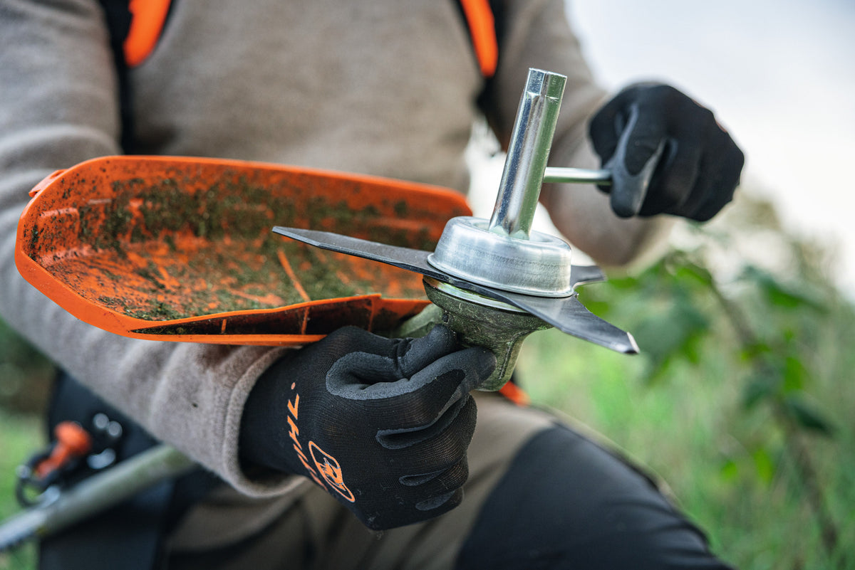 STIHL FSA 200 Akku-Freischneider im Einsatz