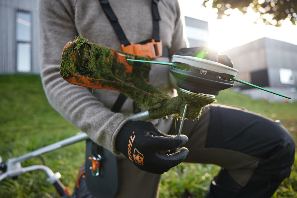 STIHL FSA 120 Akku-Freischneider im Einsatz