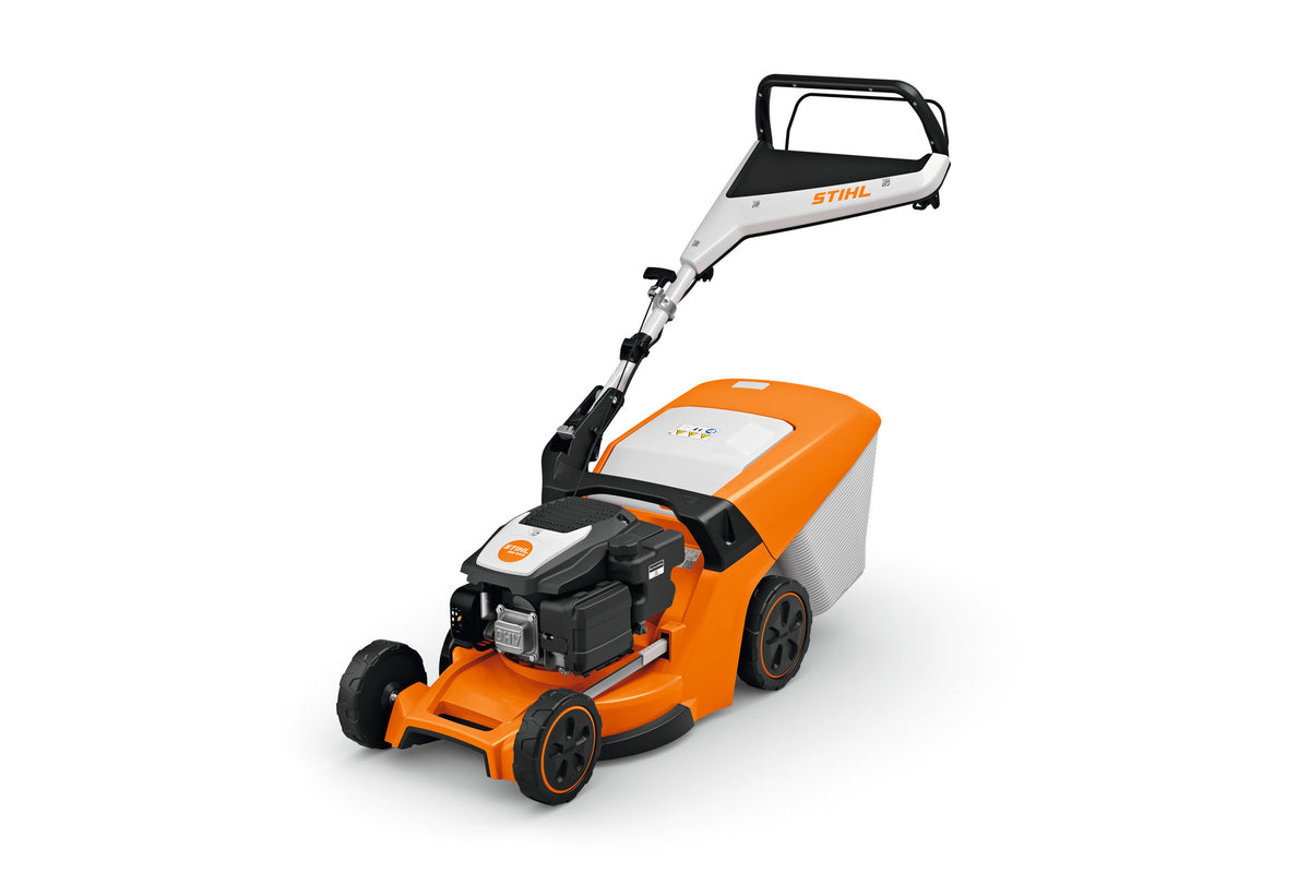 STIHL RM 443 T Benzin-Rasenmäher Seitenansicht