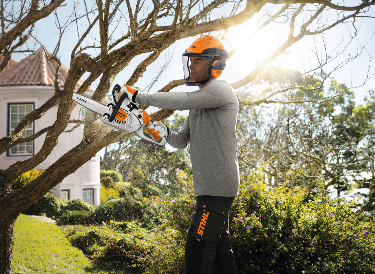 STIHL MS 151 C-E Benzin-Kettensäge Detailansicht