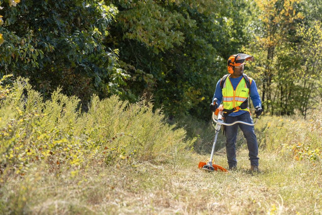 STIHL FS 361 C-EM Benzin-Freischneider im Einsatz