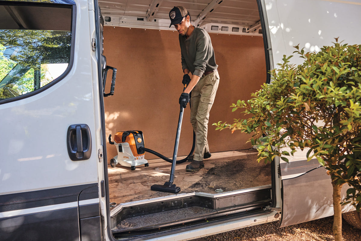 STIHL SEA 100 L Akku-Nass- und Trockensauger Bedienelemente