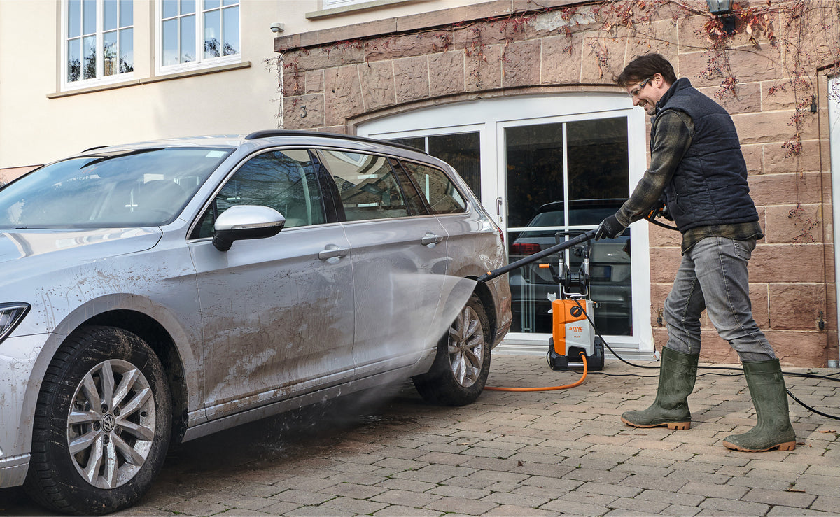 STIHL RE 130 PLUS Hochdruckreiniger im Einsatz