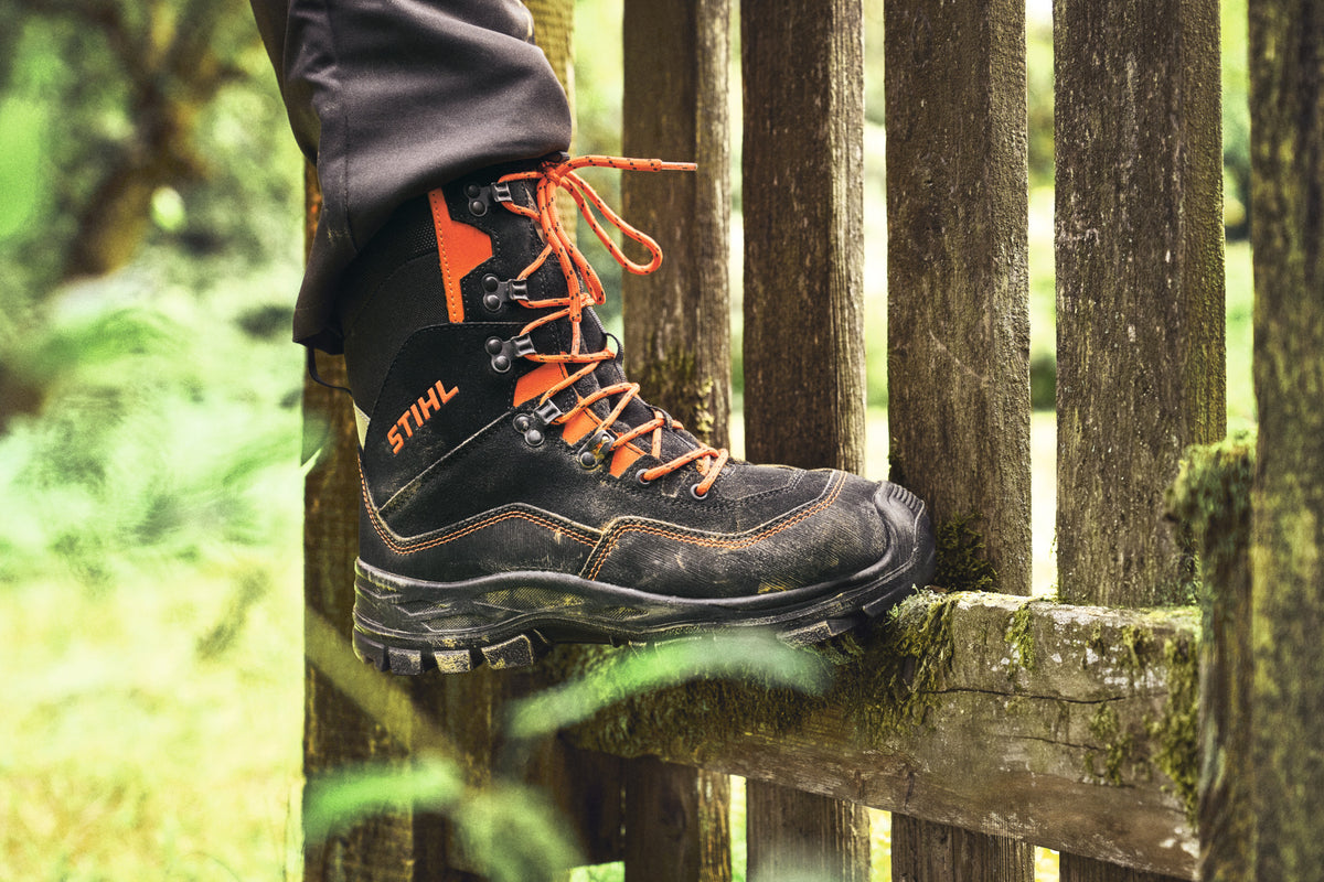 STIHL Motorsaegen-Lederstiefel FUNCTION Active im Einsatz