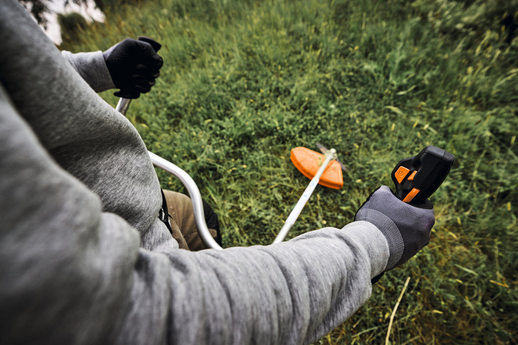 STIHL FSA 140 Akku-Freischneider im Einsatz