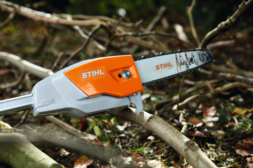 STIHL HTA 66 Akku-Hochentaster im Einsatz