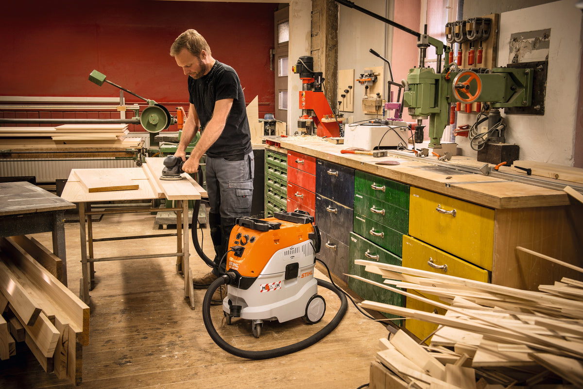 STIHL SE 133 ME Nass- und Trockensauger Aufnahme für Werkzeugboxen