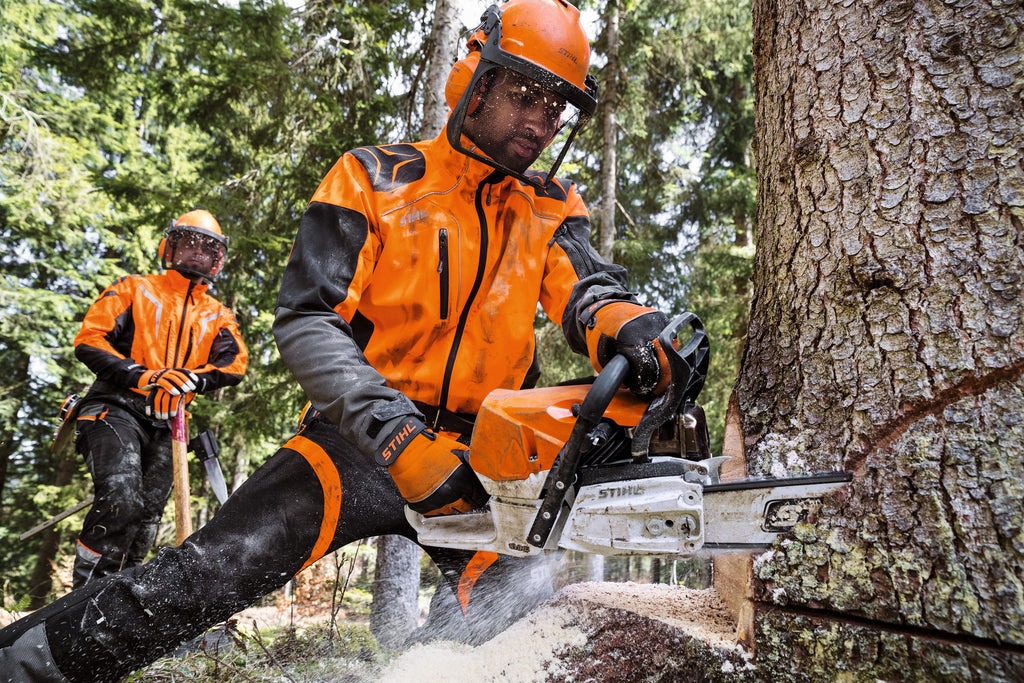 STIHL MS 462 C-M Benzin-Kettensäge im Einsatz