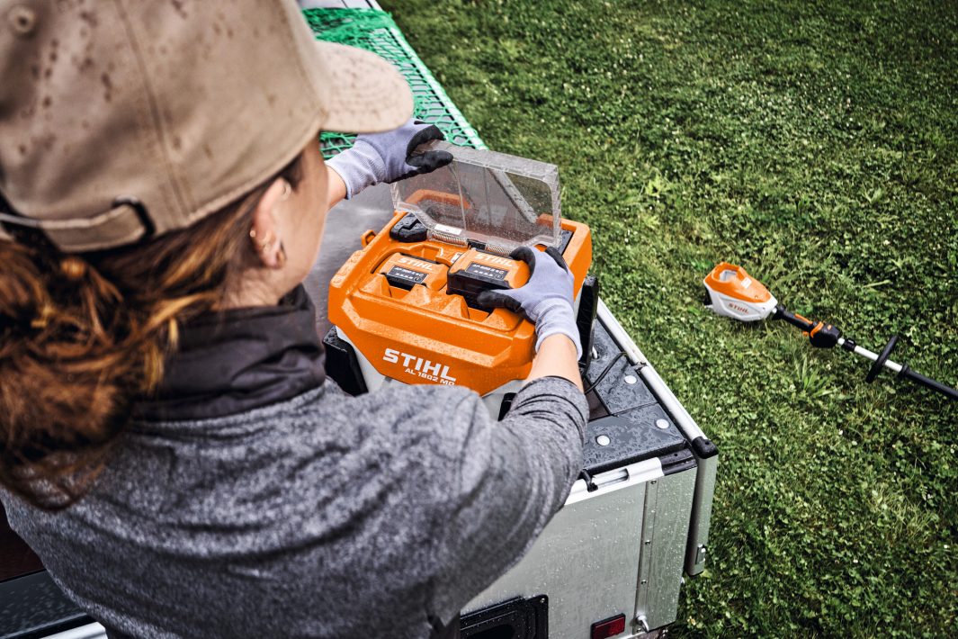 STIHL Ladegerät AL 1802 MO