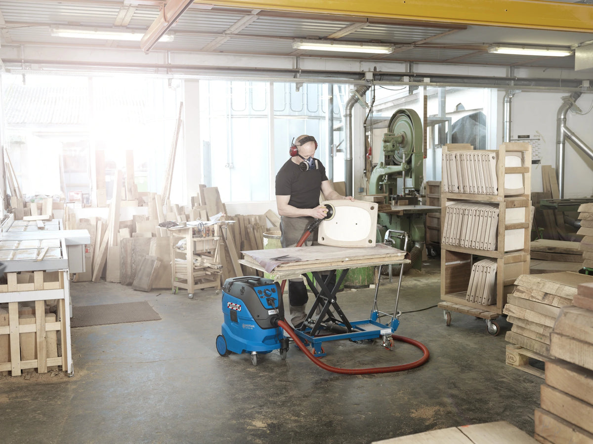 Nilfisk ATTIX 44-2M IC im Einsatz in der Industrie