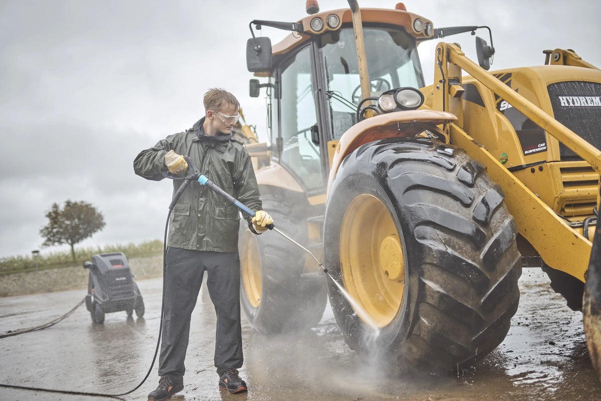 Nilfisk Heißwasser-Hochdruckreiniger der MH-Serie in der Landwirtschaft